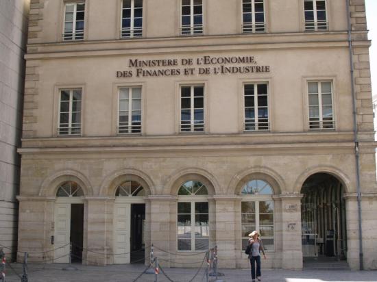 le-ministere-de-l-economie-des-finances-et-de-l-industrie-a-paris-wikimedia-pierre-rudlof-cc.jpg
